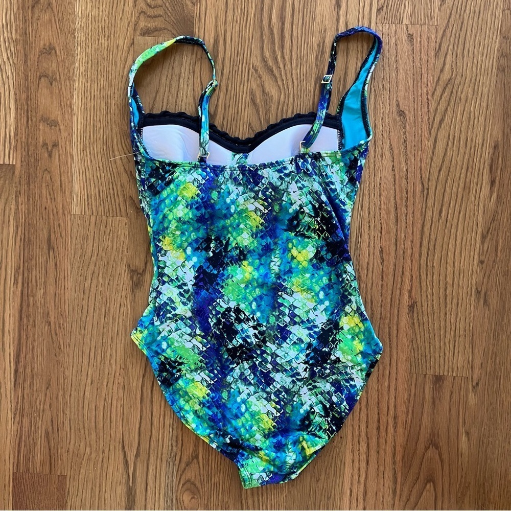 NWT La Blanca Abstract Green Snake Skin Print One Piece Swimsuit (10) - Picture 3 of 8